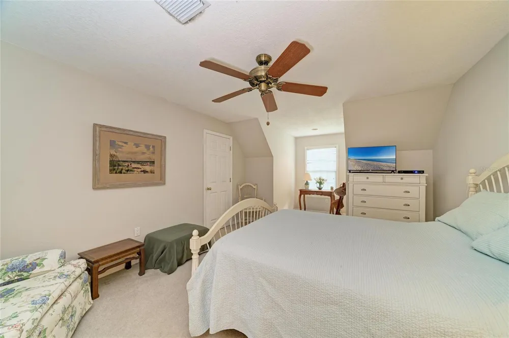 3706 AVENIDA MADERA Bradenton, FL 34210