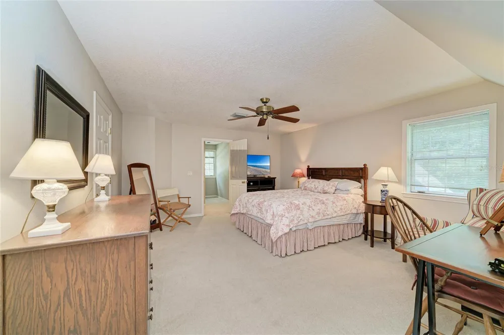 3706 AVENIDA MADERA Bradenton, FL 34210