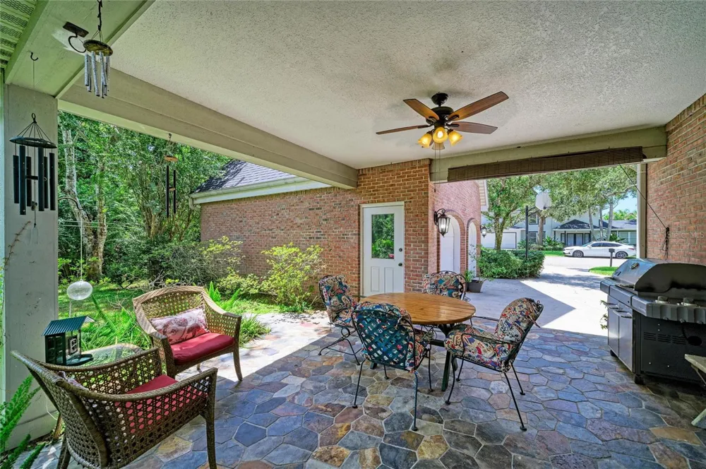 3706 AVENIDA MADERA Bradenton, FL 34210