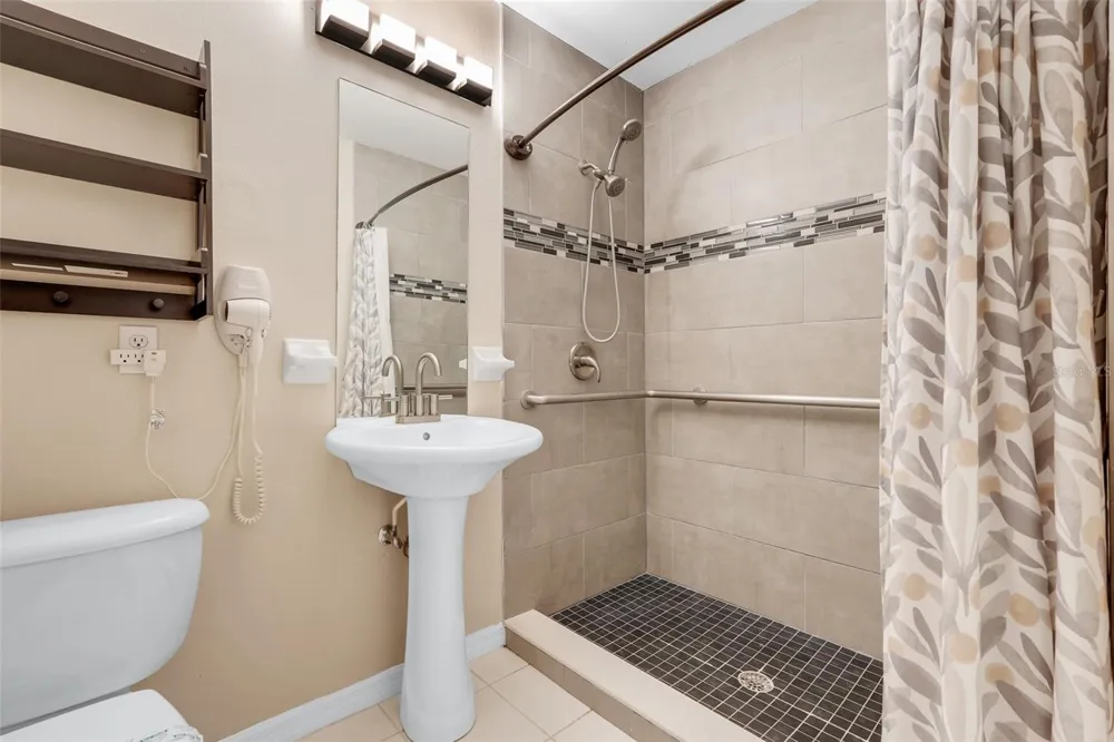 8807 CRAYSON COURT Kissimmee, FL 34747