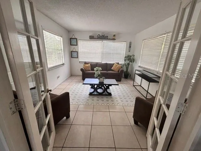 8218 43RD AVENUE W Bradenton, FL 34209