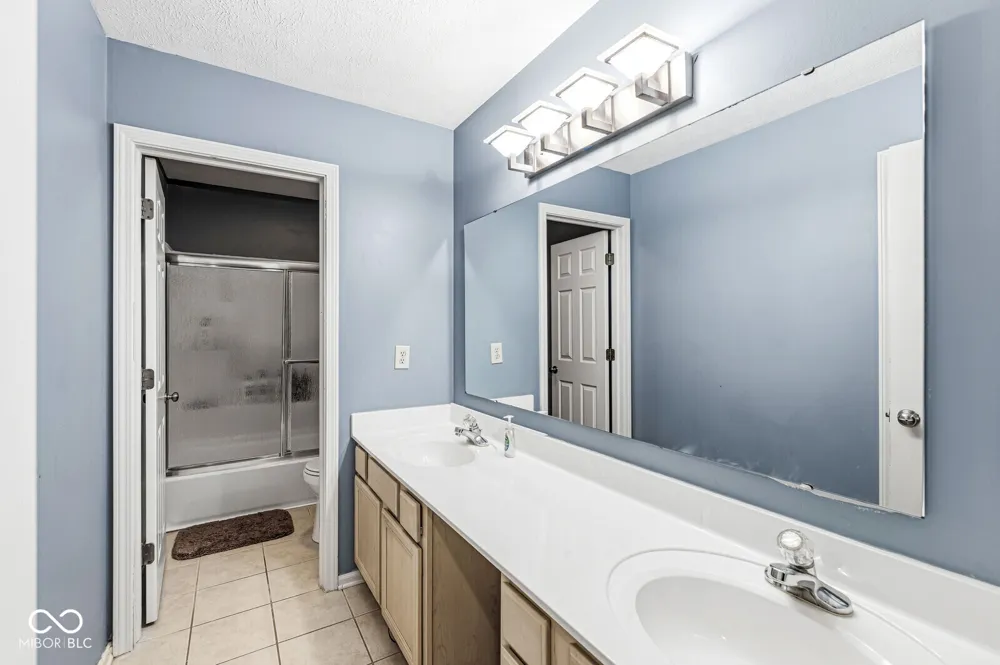 8451 Ardennes Drive Fishers, IN 46038
