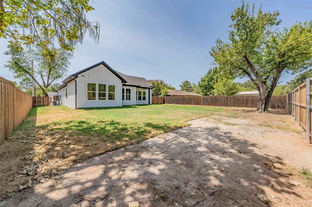 305 Hobbs Avenue Boyd, TX 76023