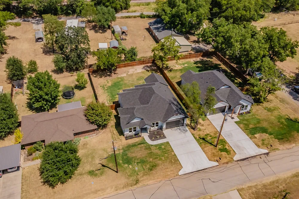 305 Hobbs Avenue Boyd, TX 76023