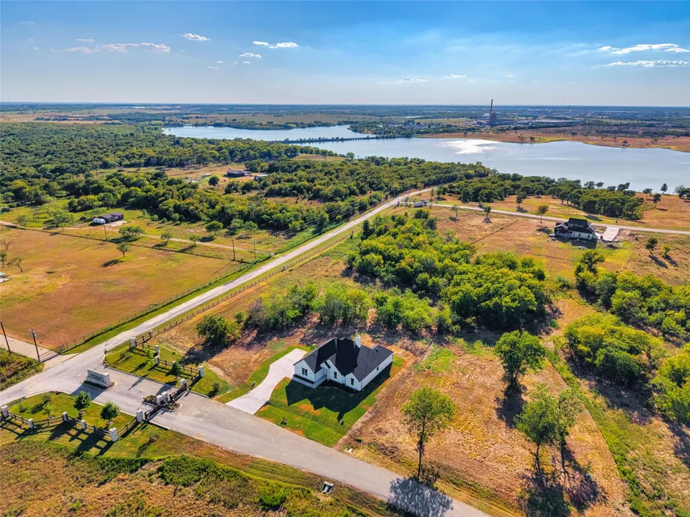 101 Barefoot Bay Boulevard Corsicana, TX 75109