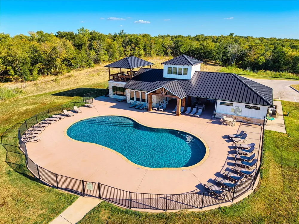 101 Barefoot Bay Boulevard Corsicana, TX 75109