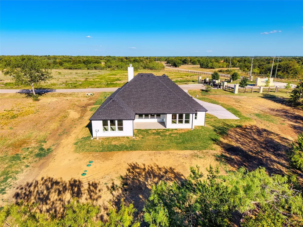 101 Barefoot Bay Boulevard Corsicana, TX 75109