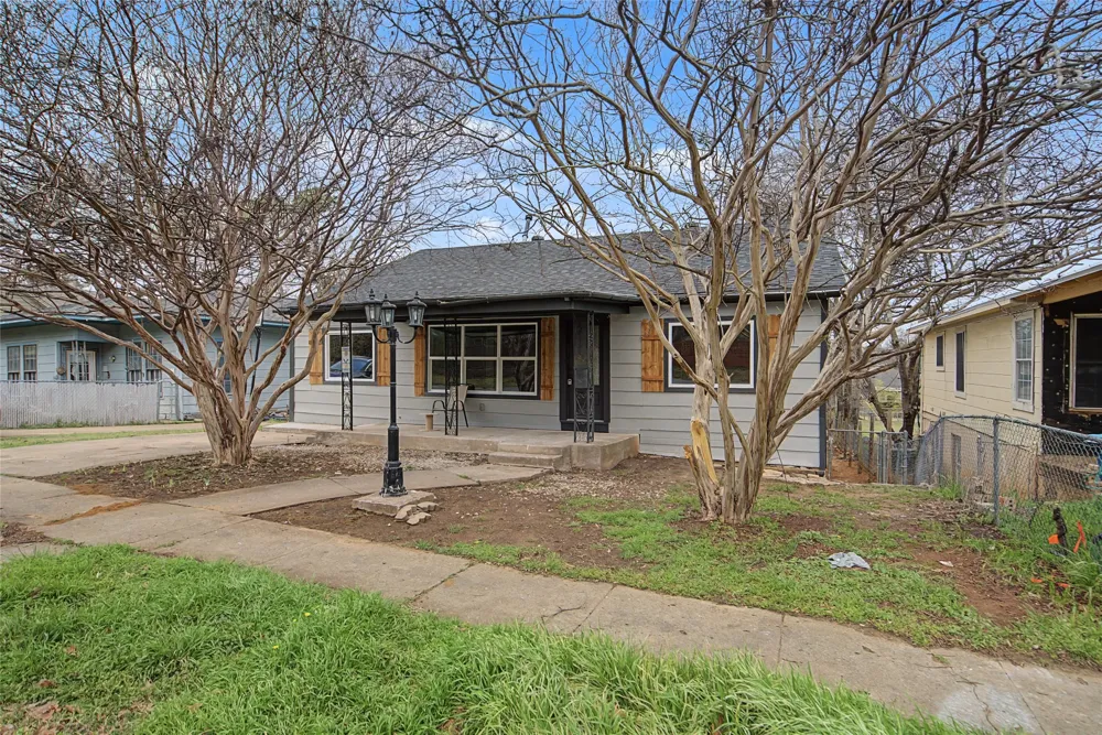 1411 W Gandy Street Denison, TX 75020