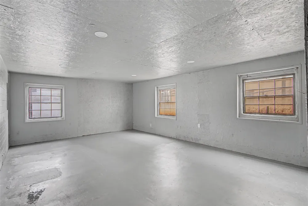 1411 W Gandy Street Denison, TX 75020
