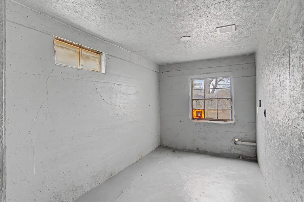 1411 W Gandy Street Denison, TX 75020