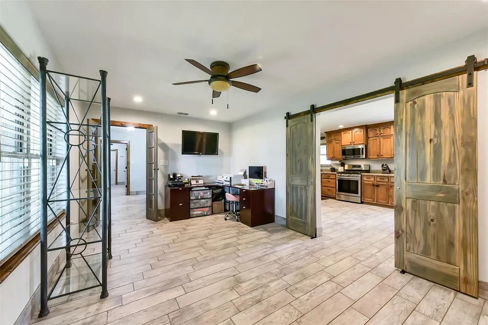 4190 County Road 145 Alvin, TX 77511