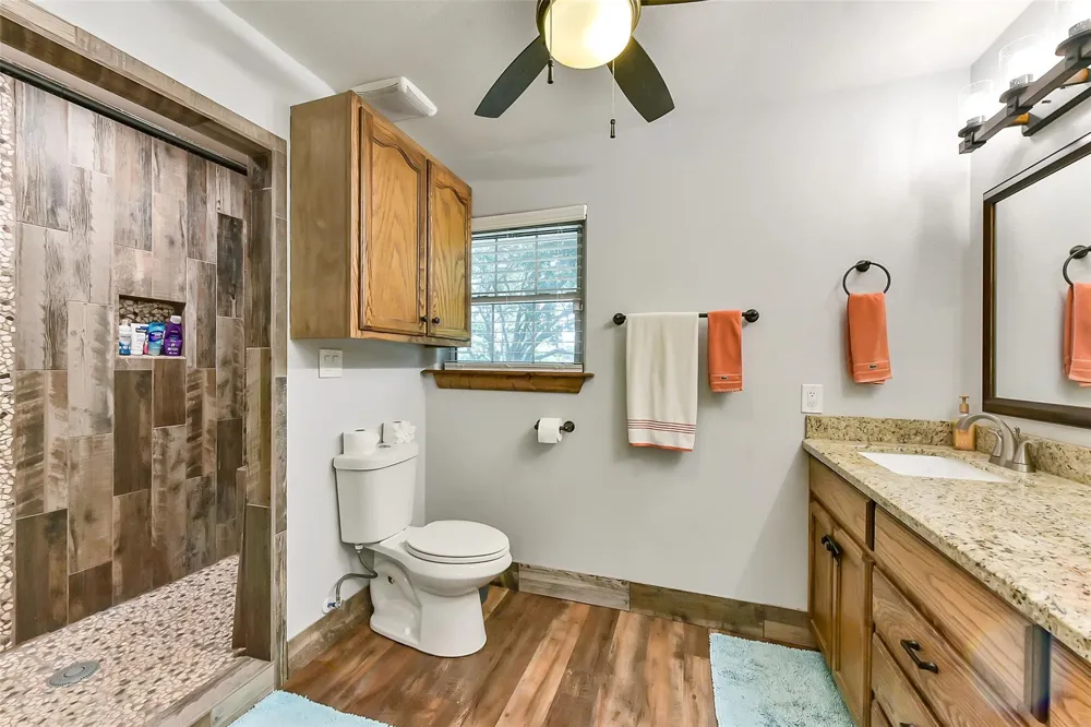4190 County Road 145 Alvin, TX 77511