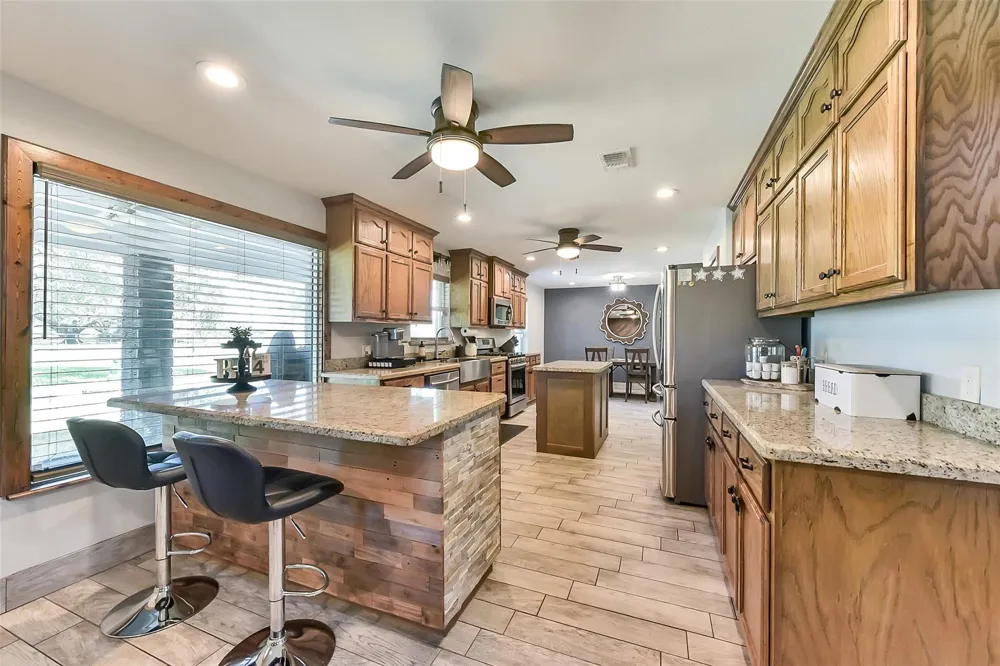 4190 County Road 145 Alvin, TX 77511