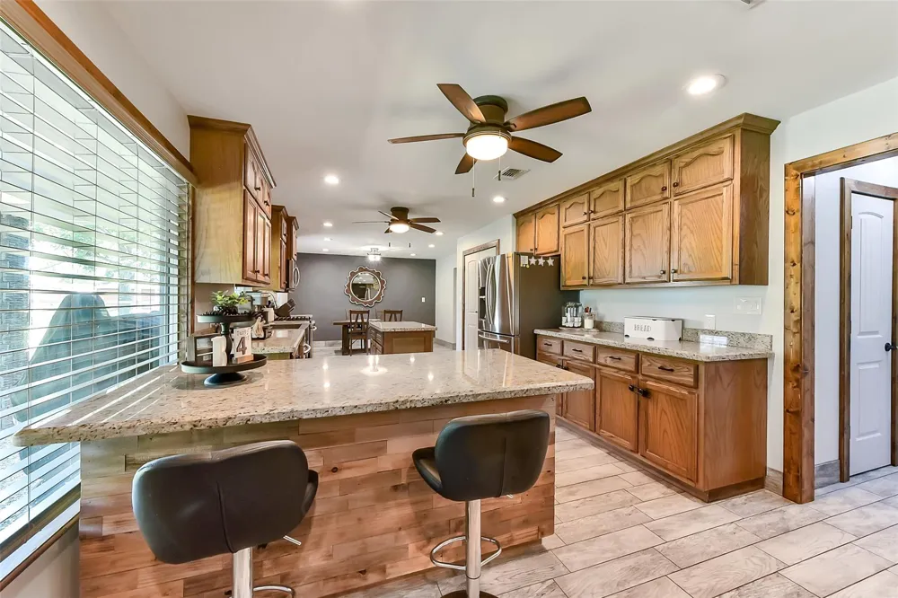 4190 County Road 145 Alvin, TX 77511