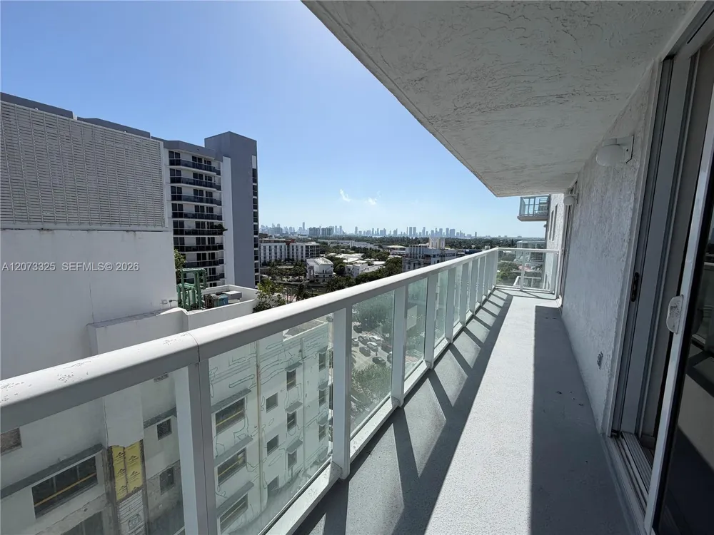2457 Collins Ave #1405 Miami Beach, FL 33140