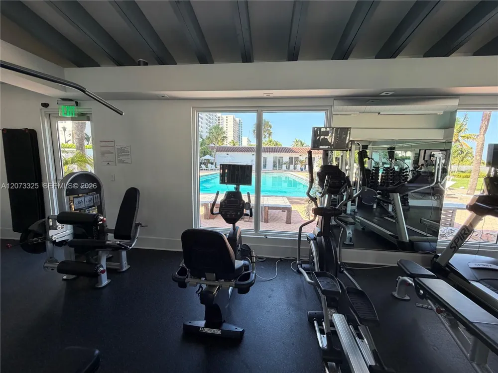 2457 Collins Ave #1405 Miami Beach, FL 33140