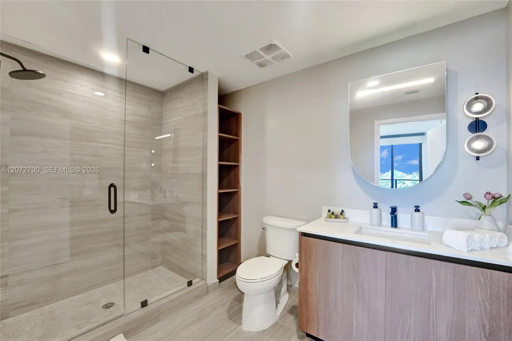 580 72nd St #1012 Miami Beach, FL 33141