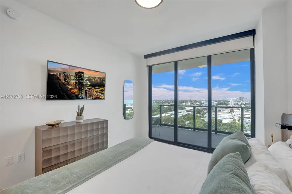580 72nd St #1012 Miami Beach, FL 33141