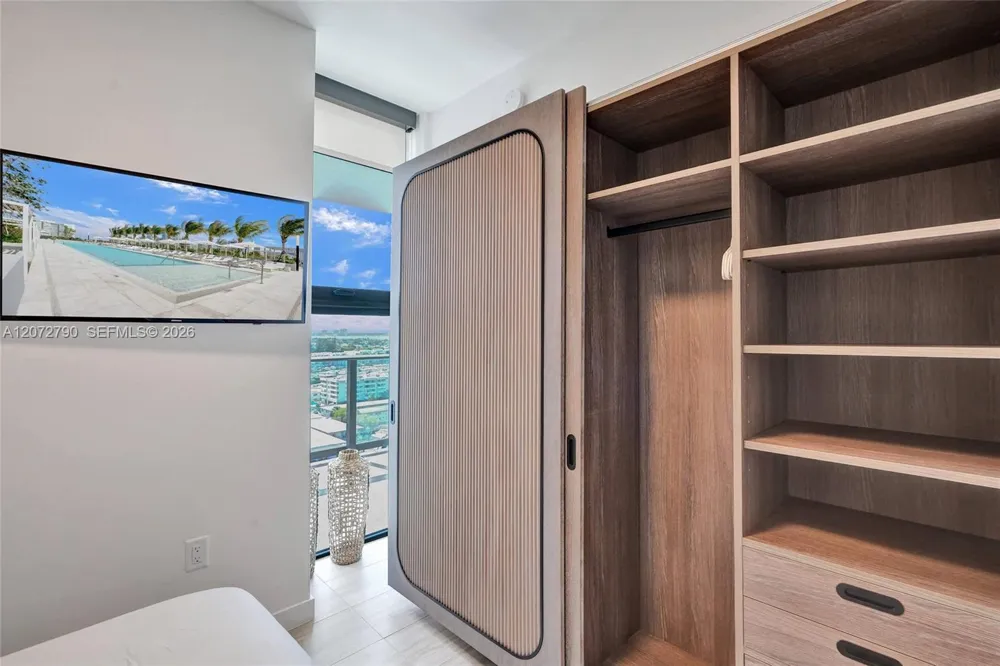 580 72nd St #1012 Miami Beach, FL 33141