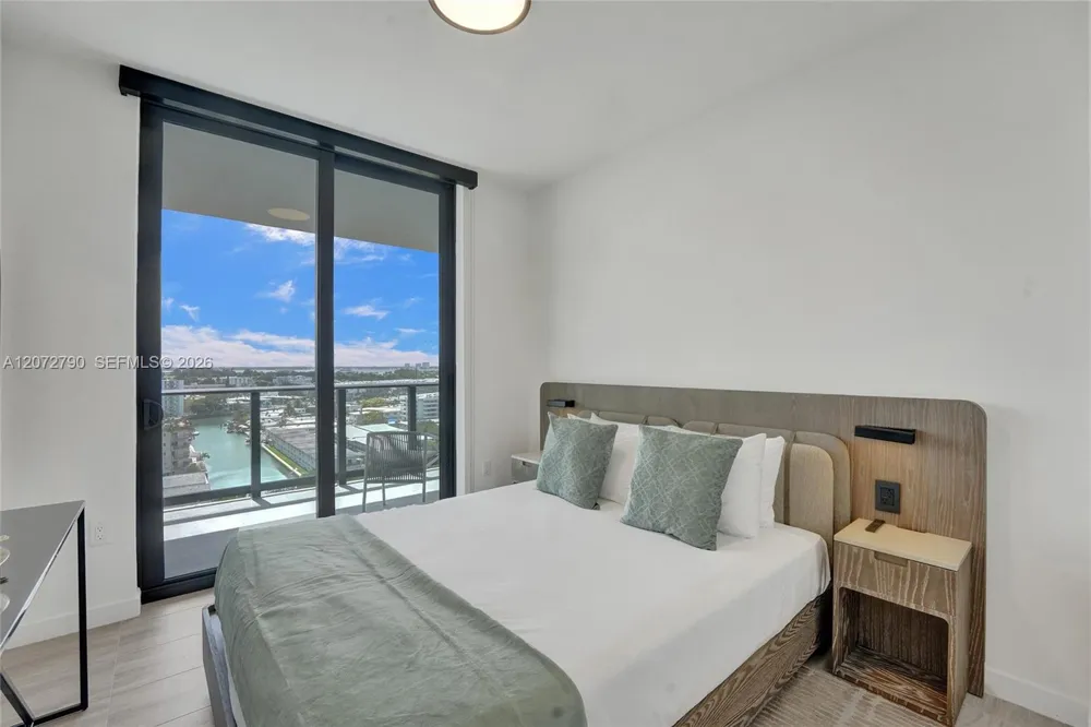 580 72nd St #1012 Miami Beach, FL 33141