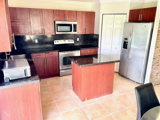 20815 NW 15th St Pembroke Pines, FL 33029