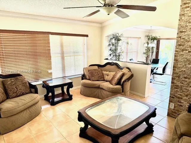 20815 NW 15th St Pembroke Pines, FL 33029