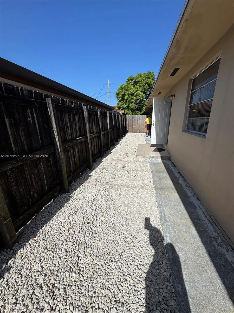 5530 E 6th Ave #101 Hialeah, FL 33013