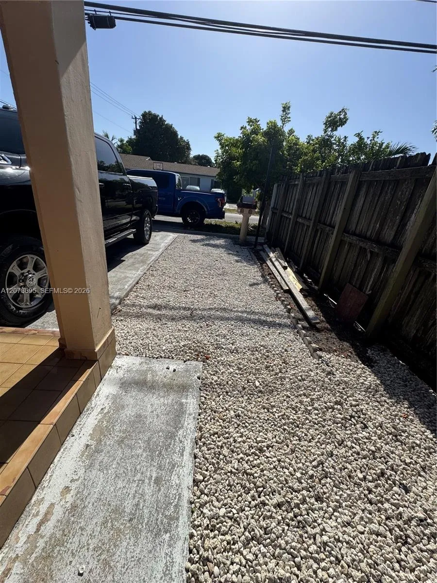 5530 E 6th Ave #101 Hialeah, FL 33013