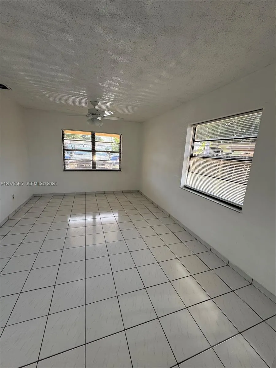 5530 E 6th Ave #101 Hialeah, FL 33013