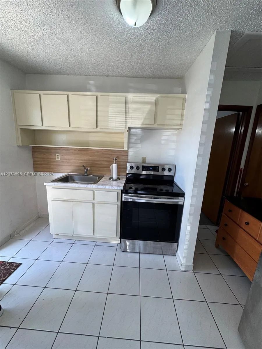 5530 E 6th Ave #101 Hialeah, FL 33013