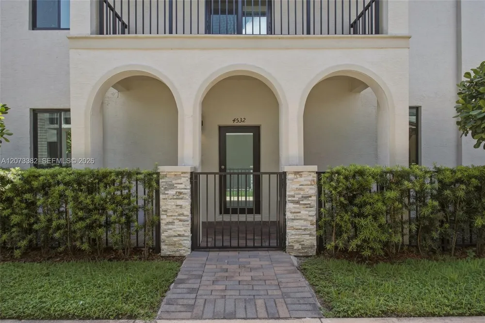 4532 NW 83 PSGE #0 Doral, FL 33166