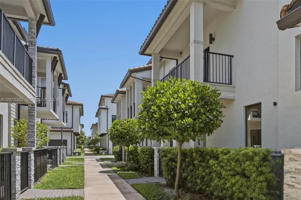 4532 NW 83 PSGE #0 Doral, FL 33166