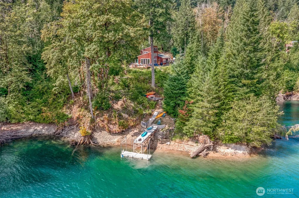 2190 W Cushman Ridge Drive Hoodsport, WA 98563