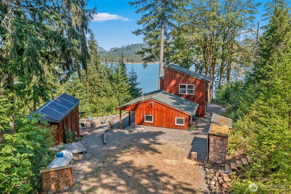 2190 W Cushman Ridge Drive Hoodsport, WA 98563
