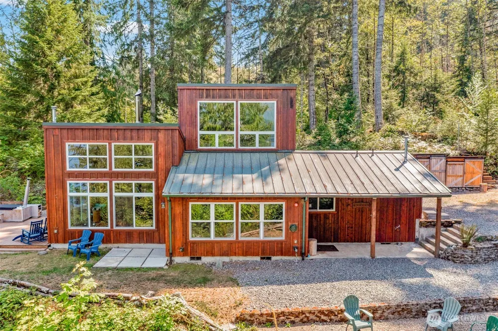 2190 W Cushman Ridge Drive Hoodsport, WA 98563