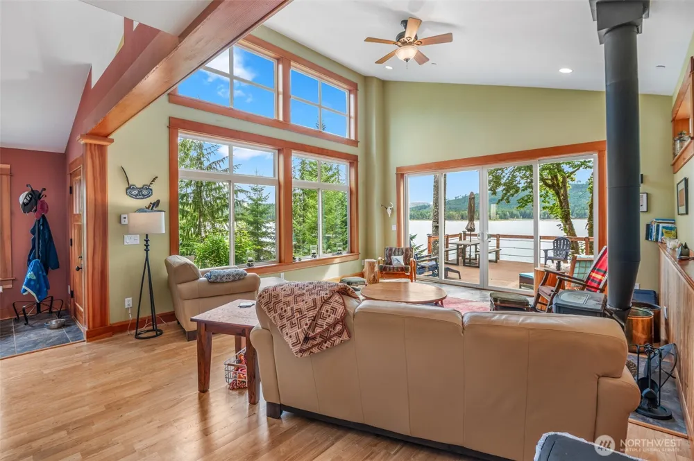 2190 W Cushman Ridge Drive Hoodsport, WA 98563