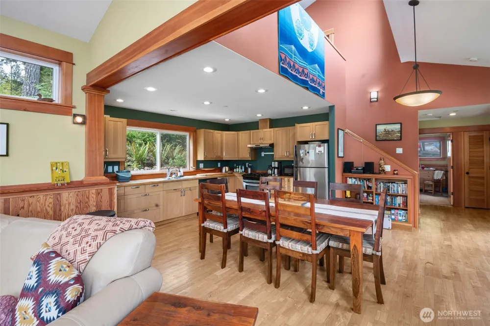 2190 W Cushman Ridge Drive Hoodsport, WA 98563