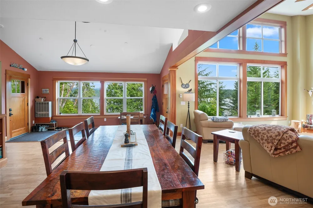 2190 W Cushman Ridge Drive Hoodsport, WA 98563