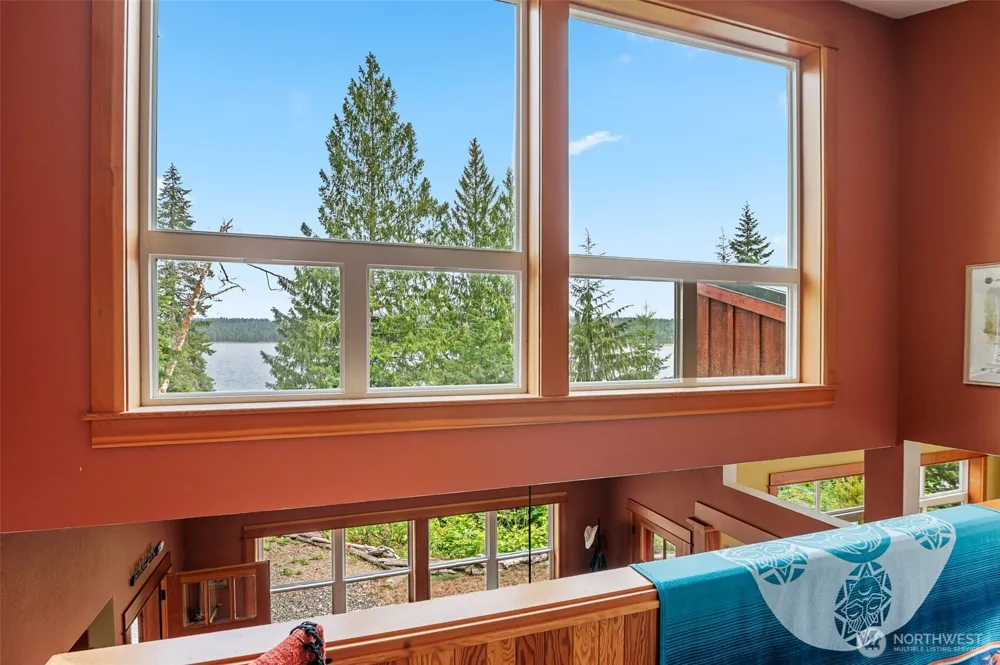 2190 W Cushman Ridge Drive Hoodsport, WA 98563