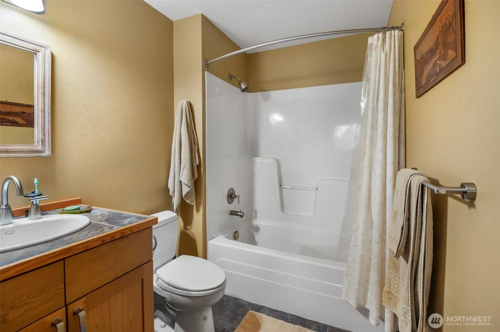 2190 W Cushman Ridge Drive Hoodsport, WA 98563