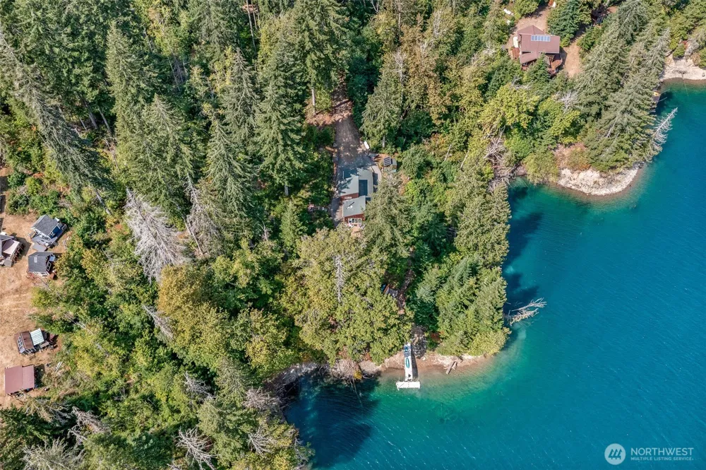 2190 W Cushman Ridge Drive Hoodsport, WA 98563