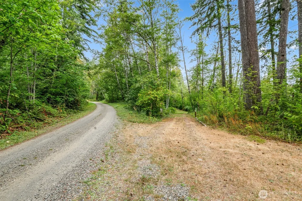 2190 W Cushman Ridge Drive Hoodsport, WA 98563