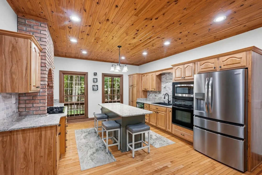 452 Cumberland Cove Rd Monterey, TN 38574