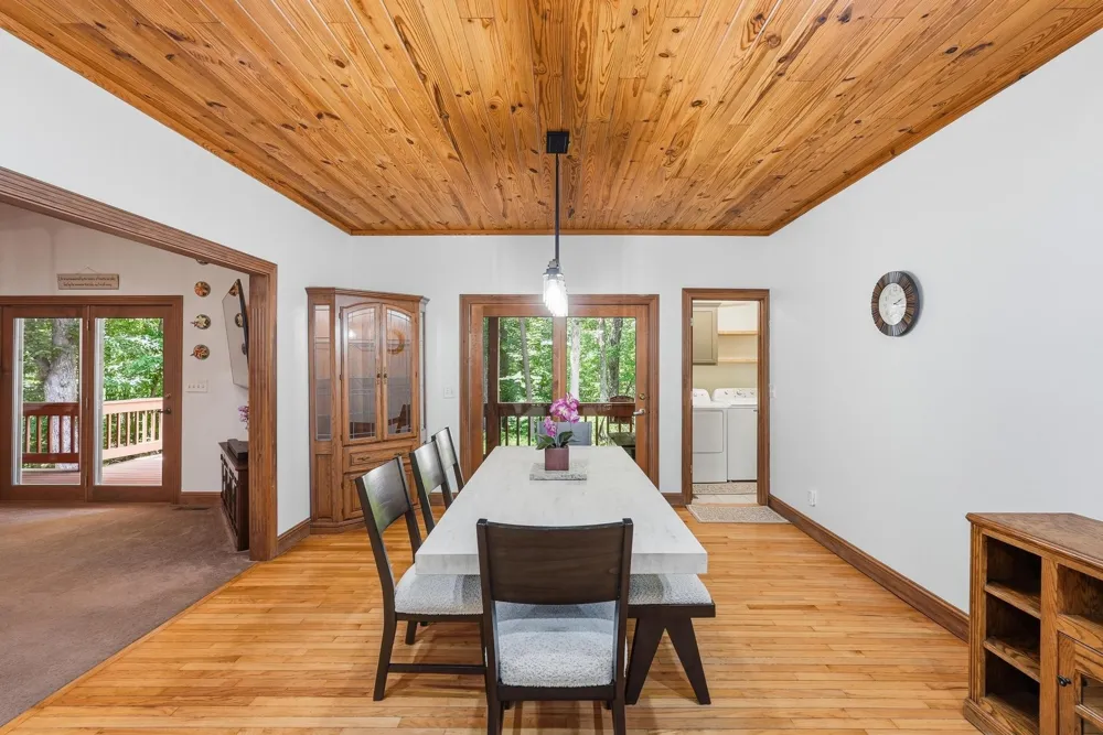 452 Cumberland Cove Rd Monterey, TN 38574