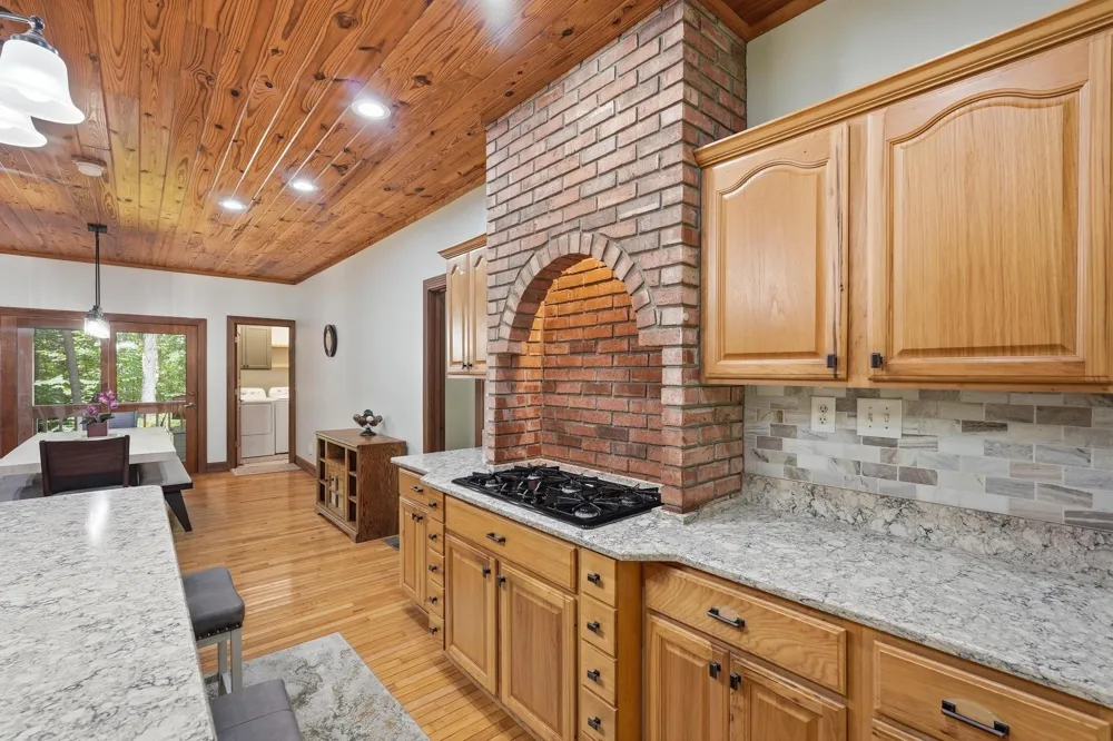 452 Cumberland Cove Rd Monterey, TN 38574