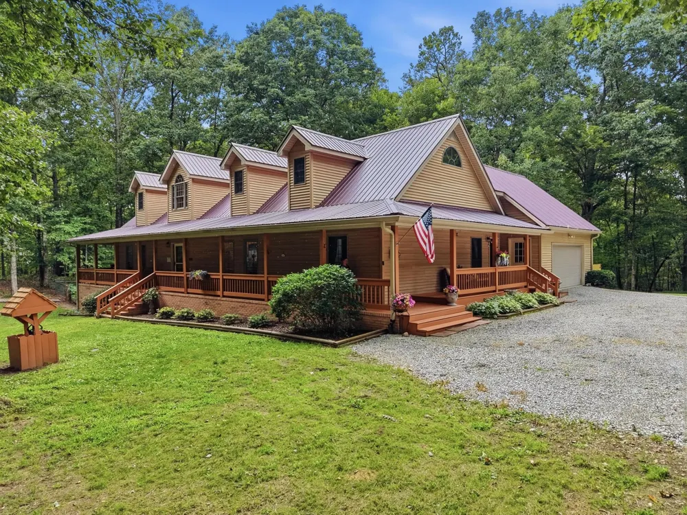 452 Cumberland Cove Rd Monterey, TN 38574