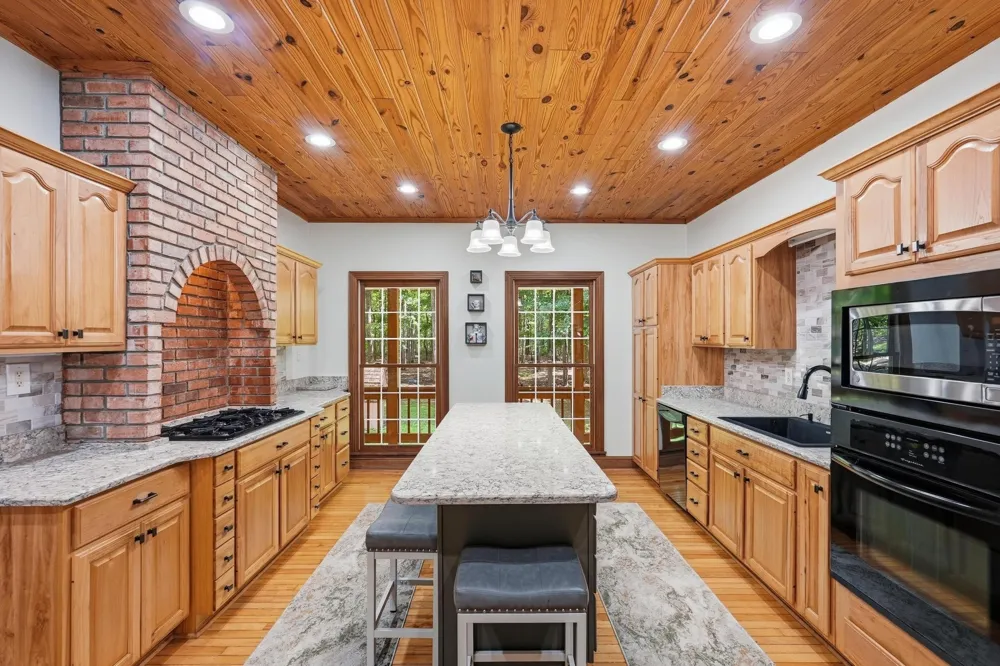 452 Cumberland Cove Rd Monterey, TN 38574