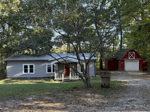 1085 Peery Rd