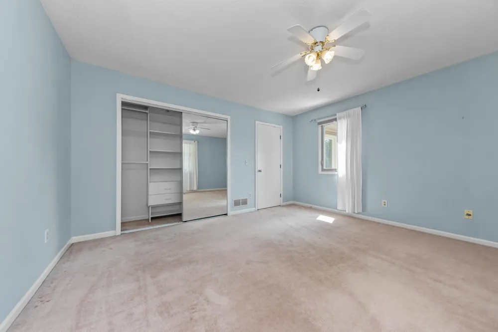 908 Moore Drive Chelsea City, MI 48118