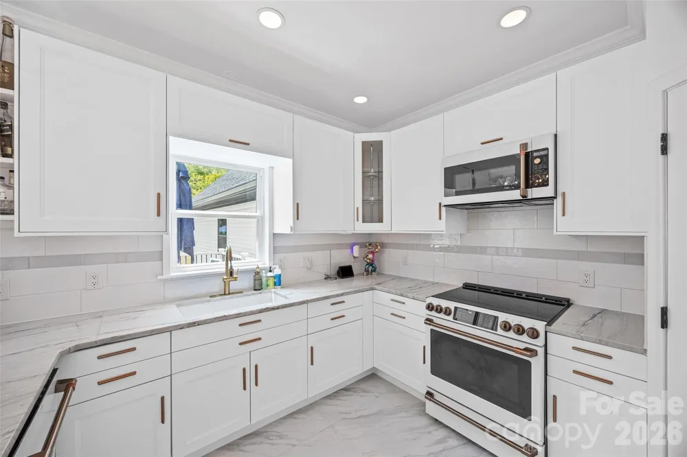 9827 Potter Road Matthews, NC 28104